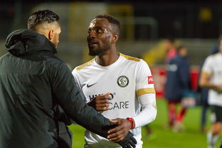 开云体育app-曼联轻取SHR，凯文·杜兰特打破历史纪录激烈交锋季后赛，强势挺进下一轮