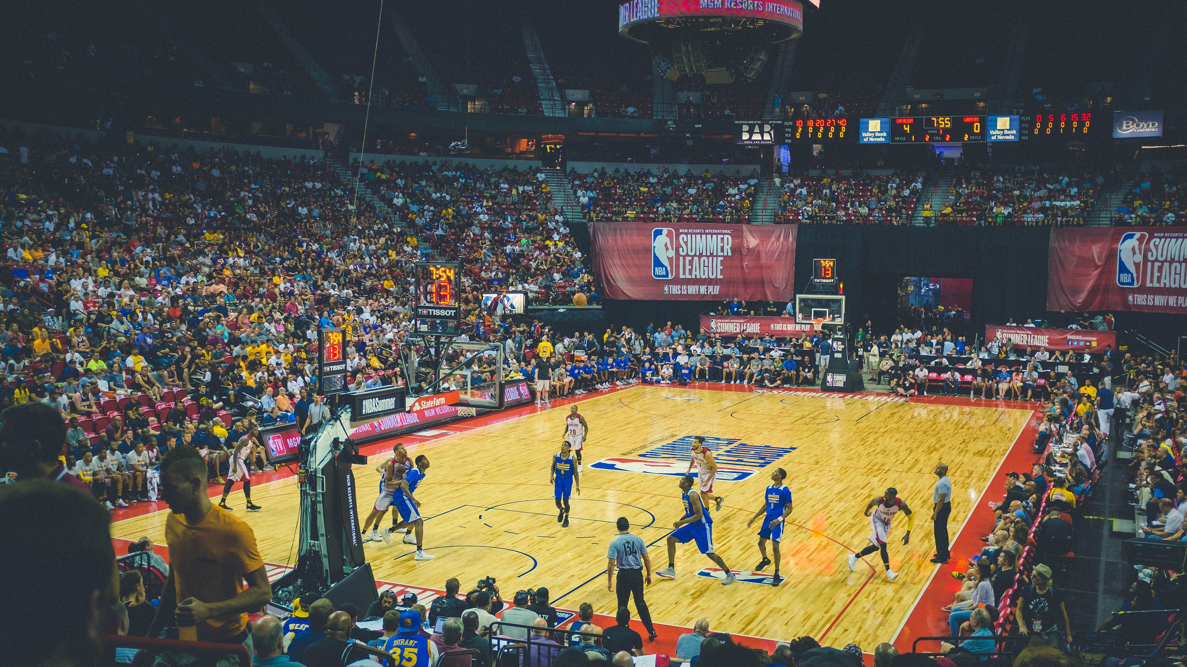 跨界之夜，当NBA总决赛的聚光灯下，闪耀着库尔图瓦的冠军级表现