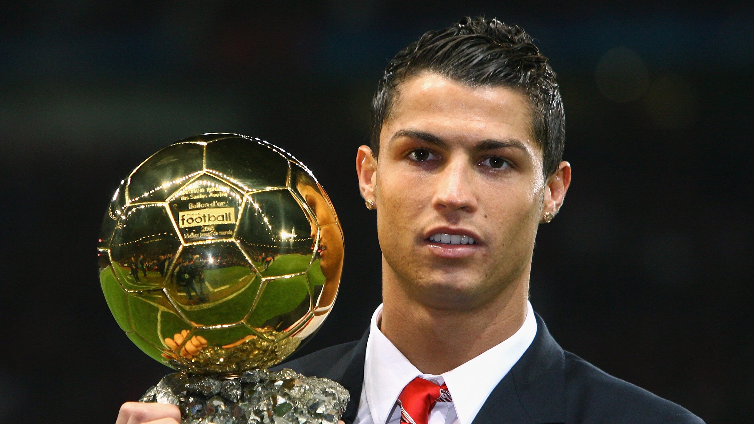 圣西罗的北欧神话，伊布惊艳四座，AC米兰轻取比利时劲旅